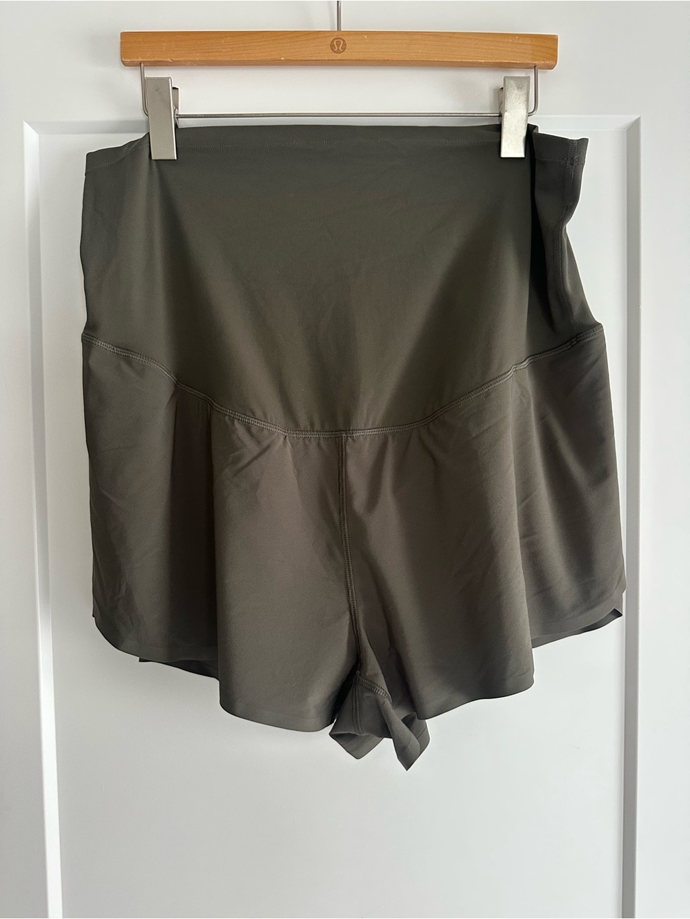 NWT Momanda Bloomove Maternity Dolphin Shorts with Inner Pockets XXL